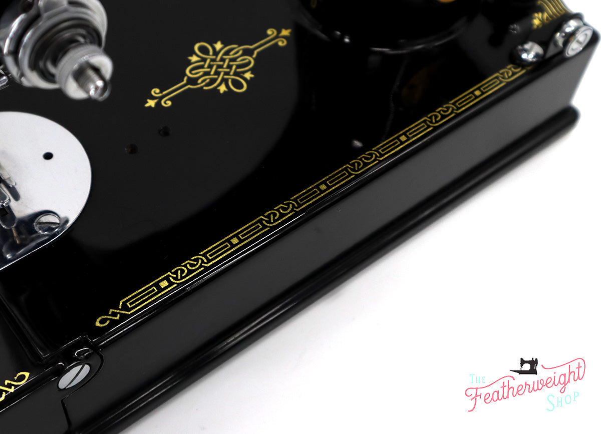 Singer Featherweight 221 Sewing Machine, AE220***