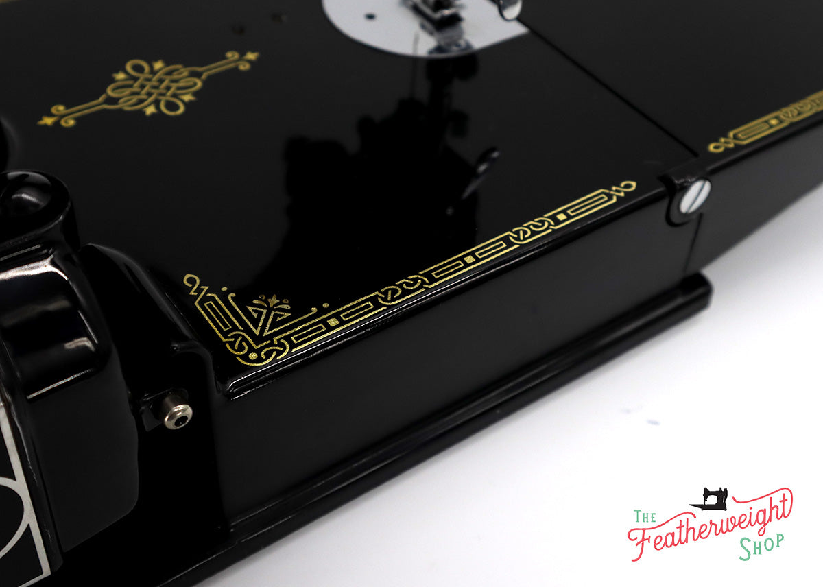 Singer Featherweight 221 Sewing Machine, AE220***