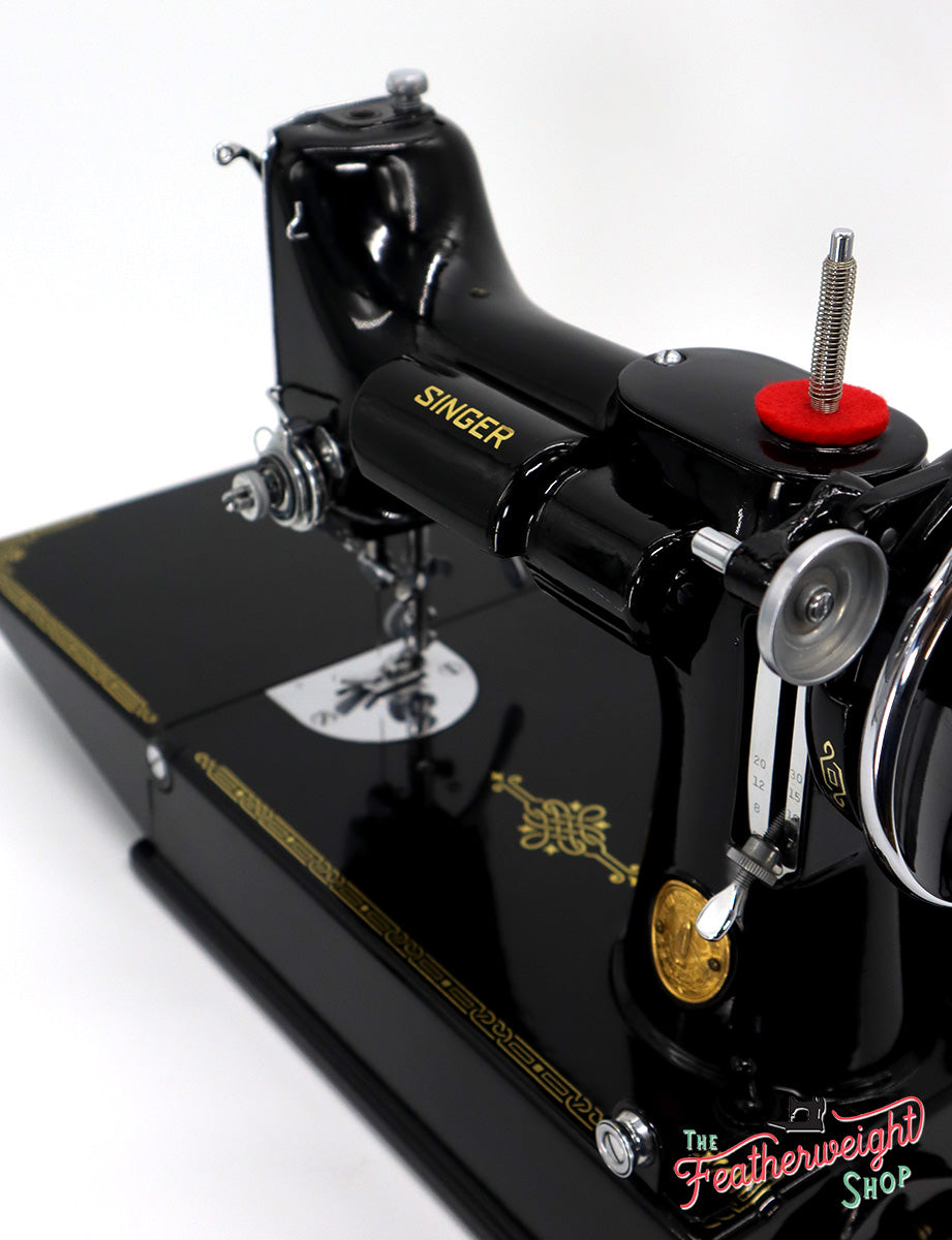 Singer Featherweight 221 Sewing Machine, AE220***