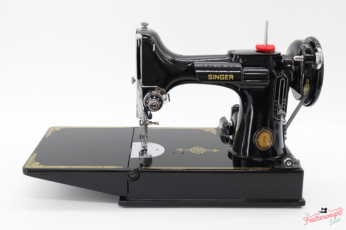 Singer Featherweight 221 Sewing Machine, Centennial: AK075***