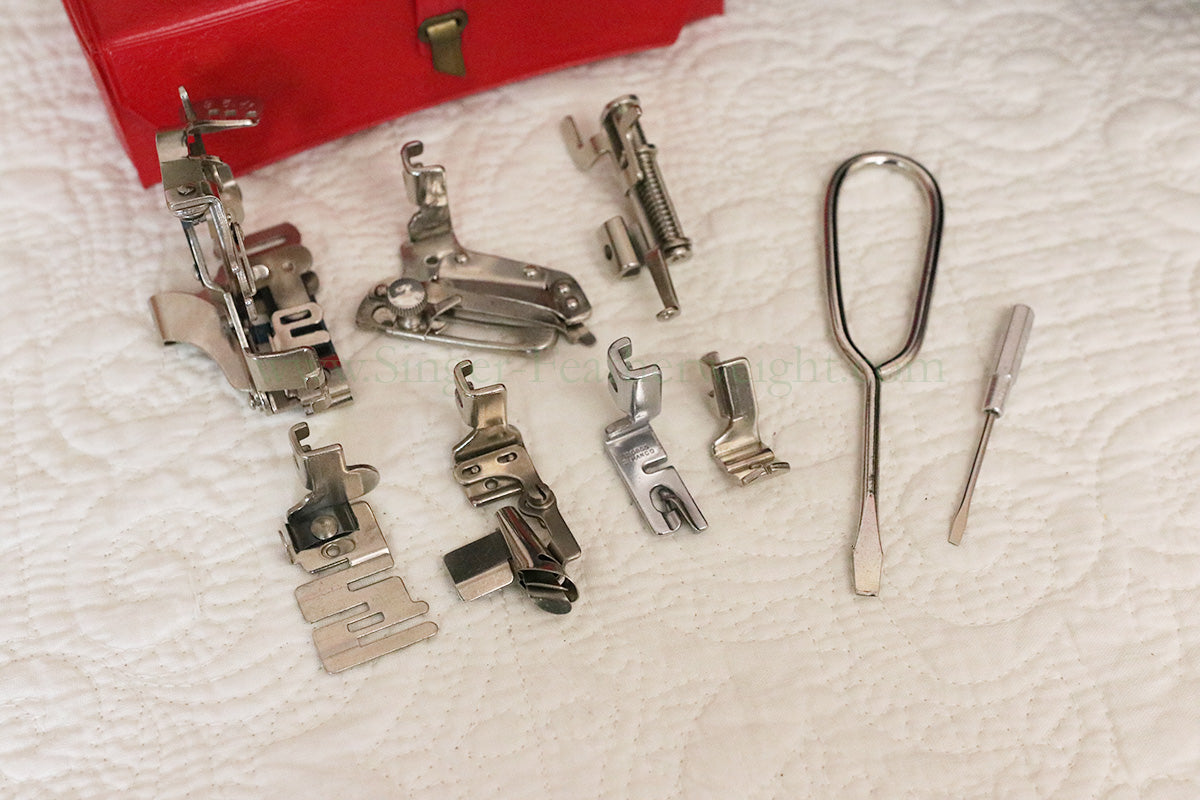 Singer Featherweight 222K Sewing Machine EK629***