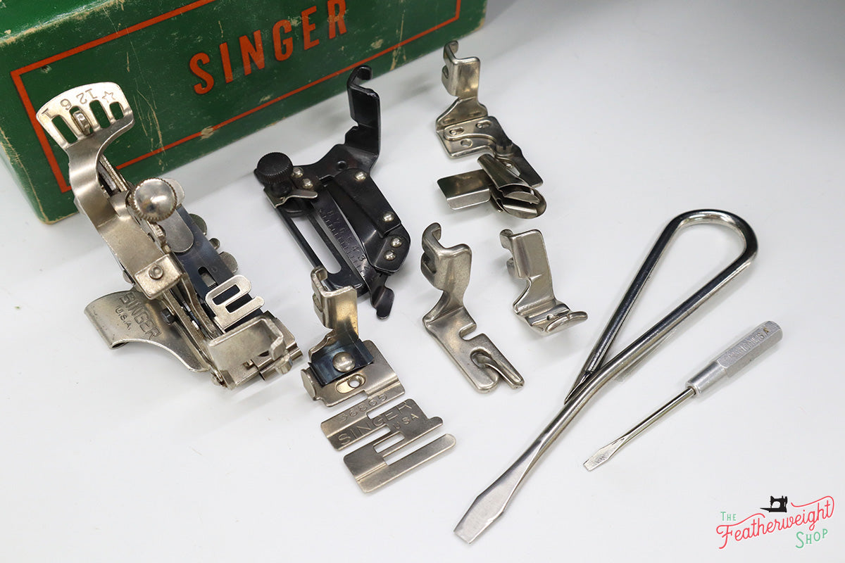 Singer Featherweight 221 Sewing Machine, AJ212***