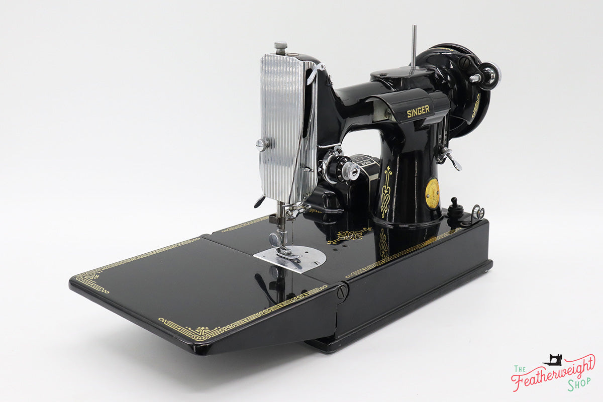Singer Featherweight 221 Sewing Machine, AJ212***