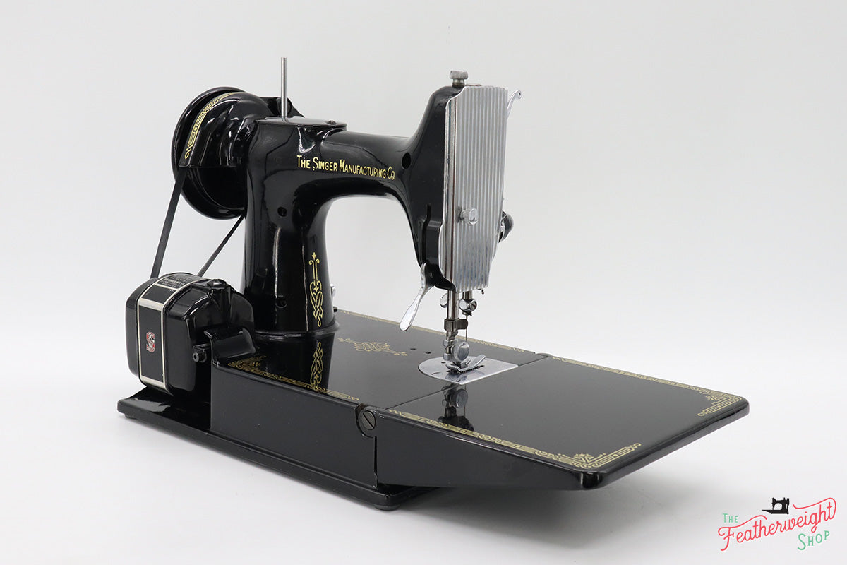 Singer Featherweight 221 Sewing Machine, AJ212***
