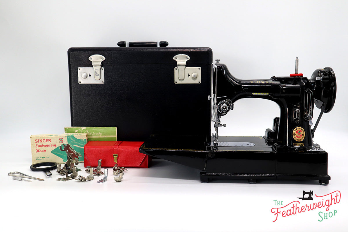 Singer Featherweight 222K Sewing Machine, RED "S" ER0244**