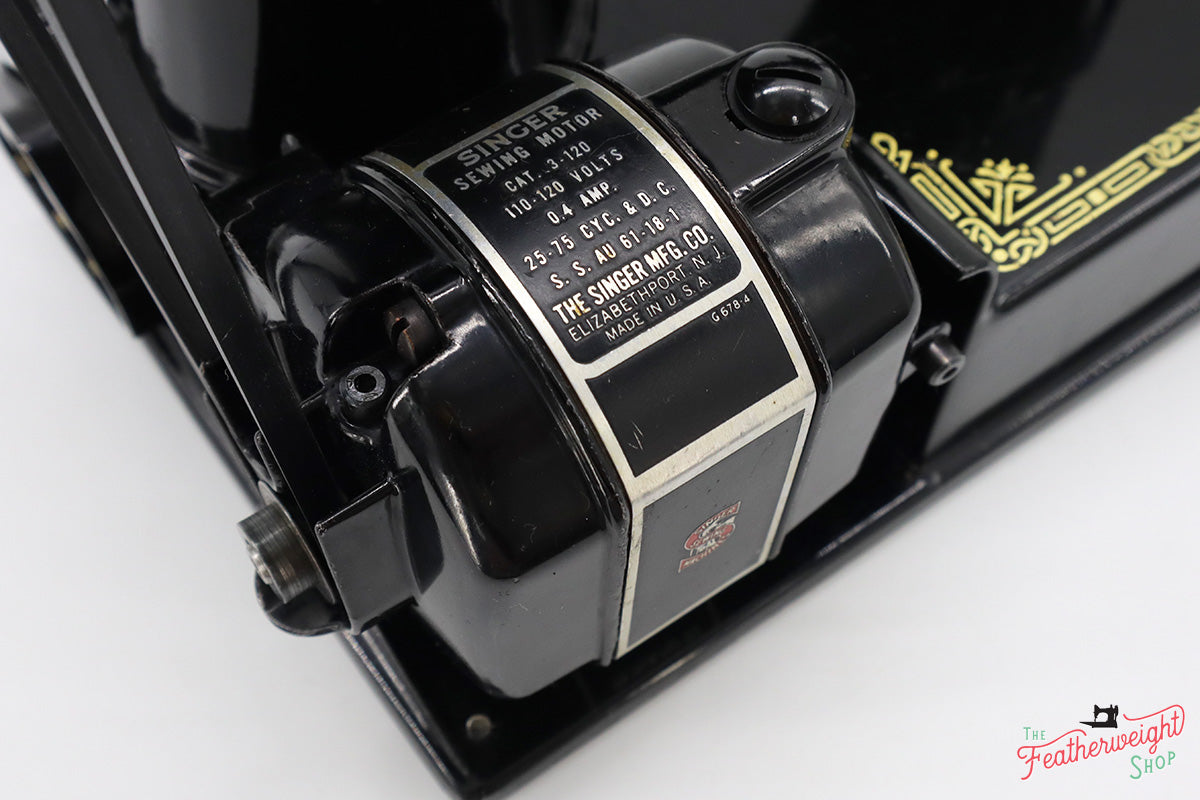 Singer Featherweight 221 Sewing Machine, AJ212***