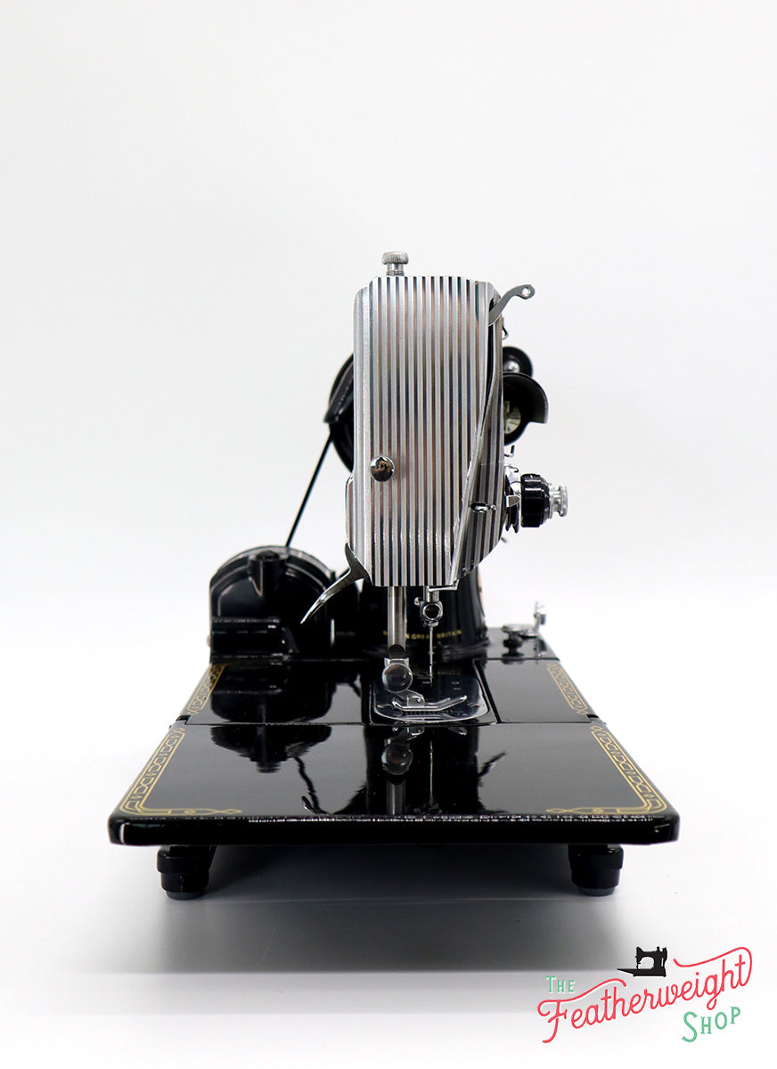 Singer Featherweight 222K Sewing Machine, RED "S" ER0244**