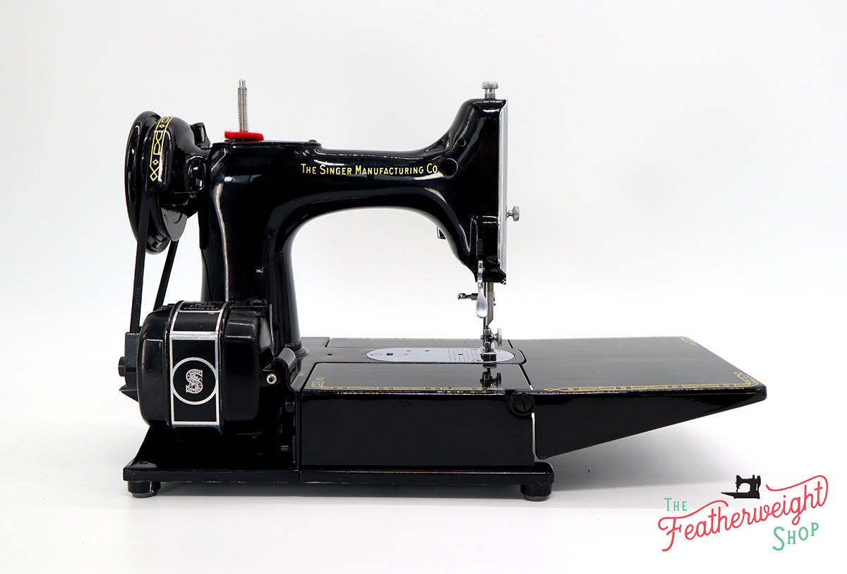 Singer Featherweight 222K Sewing Machine, RED "S" ER0244**