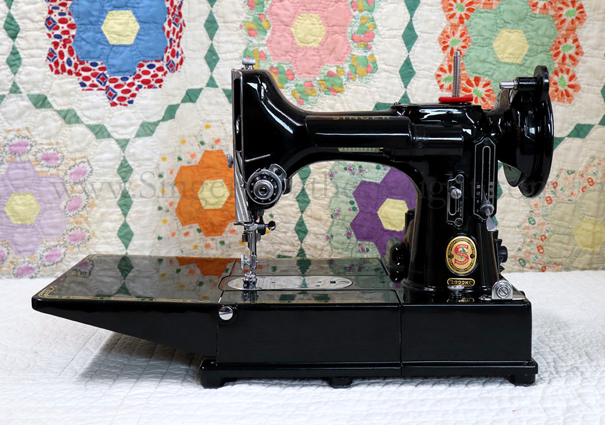 Singer Featherweight 222K Sewing Machine, RED "S" EP5432**