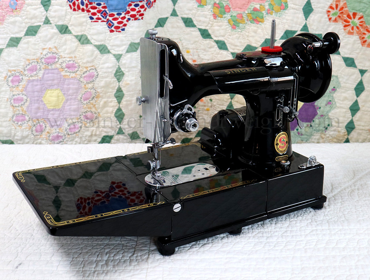 Singer Featherweight 222K Sewing Machine, RED "S" EP5432**