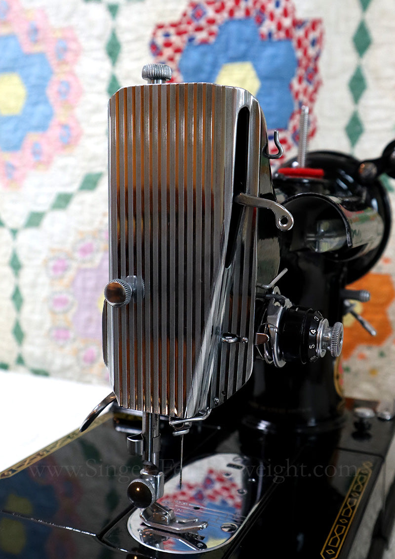 Singer Featherweight 222K Sewing Machine, RED "S" EP5432**