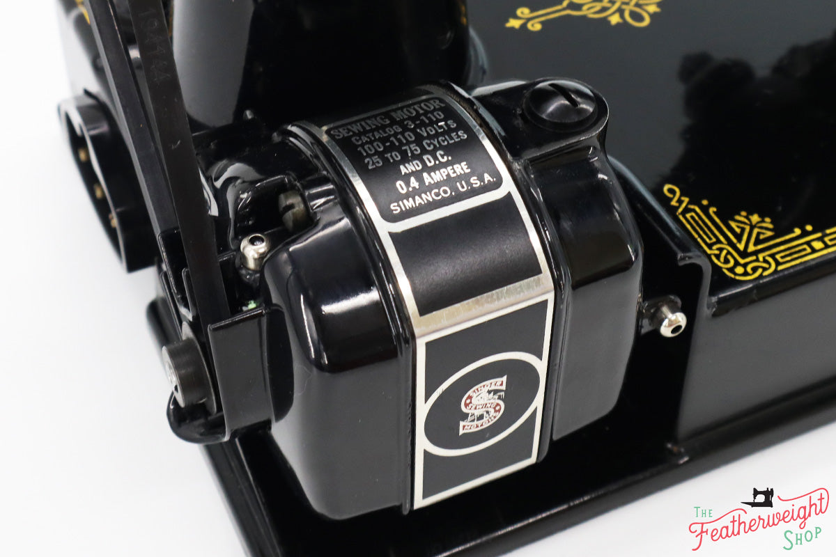 Singer Featherweight 221 Sewing machine, 1935 AD881***