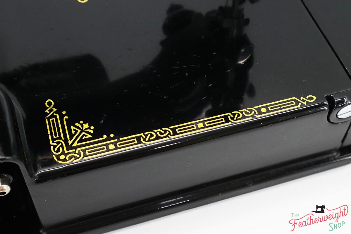 Singer Featherweight 221 Sewing machine, 1935 AD881***