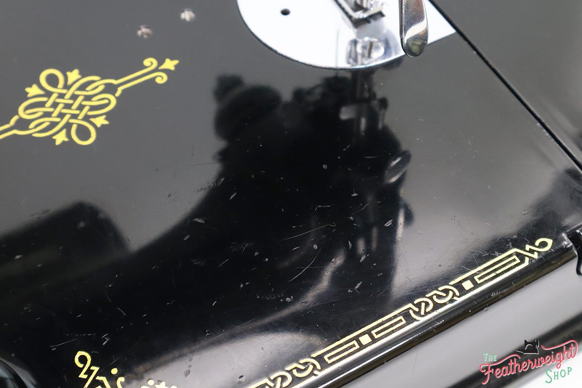 Singer Featherweight 221 Sewing machine, 1935 AD881***