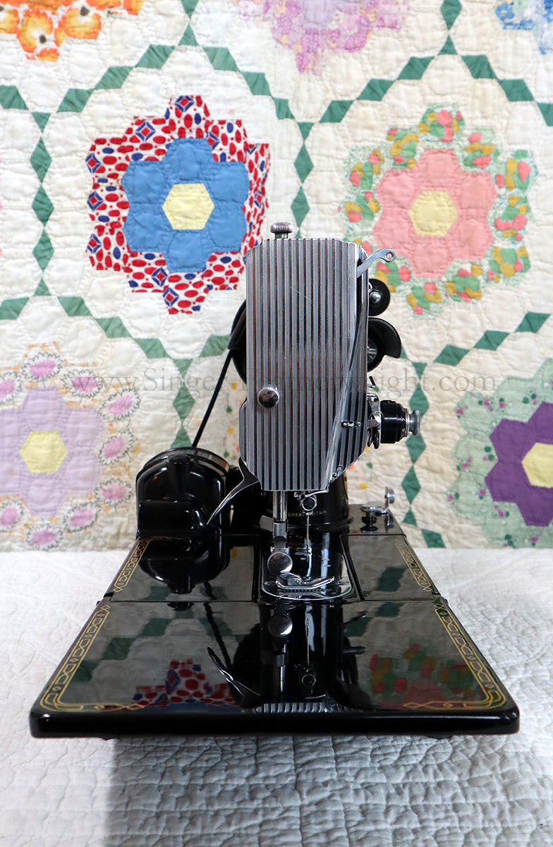 Singer Featherweight 222K Sewing Machine, RED "S" EP5428**