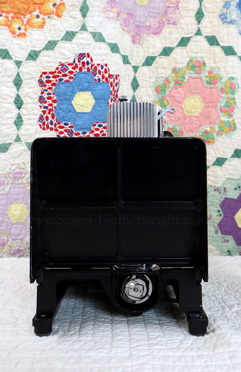 Singer Featherweight 222K Sewing Machine, RED "S" EP5428**
