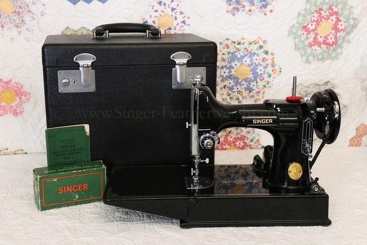 Singer Featherweight 221 Sewing Machine, AJ198***