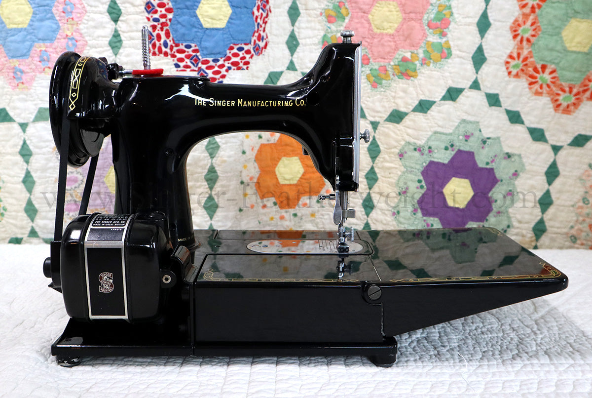 Singer Featherweight 222K Sewing Machine, RED "S" EP5428**