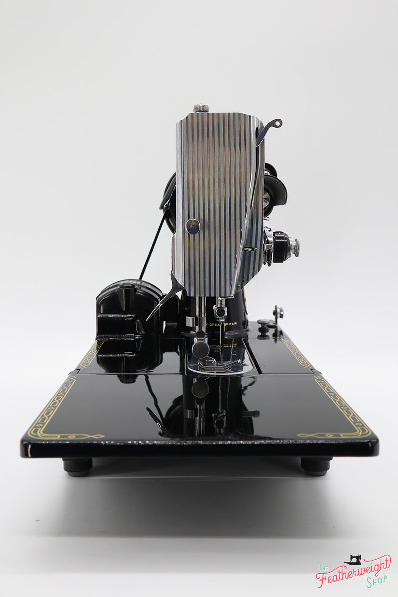 Singer Featherweight 222K Sewing Machine EJ9107**