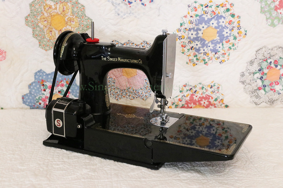 Singer Featherweight 221 Sewing Machine, AJ198***