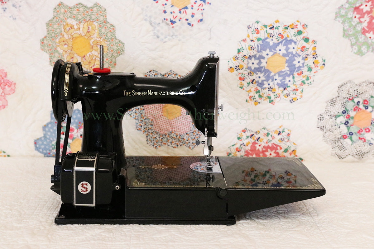 Singer Featherweight 221 Sewing Machine, AJ198***