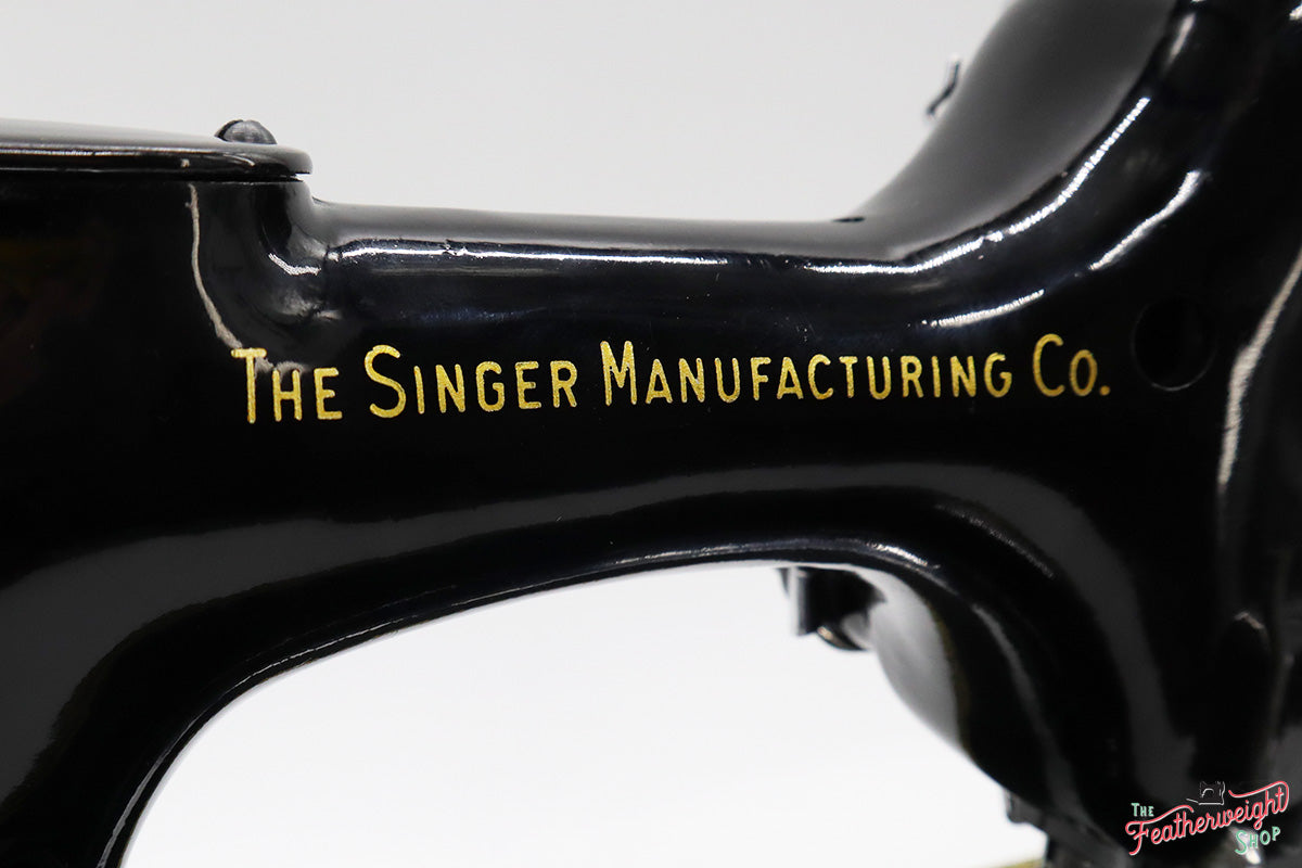 Singer Featherweight 222K Sewing Machine EJ9107**