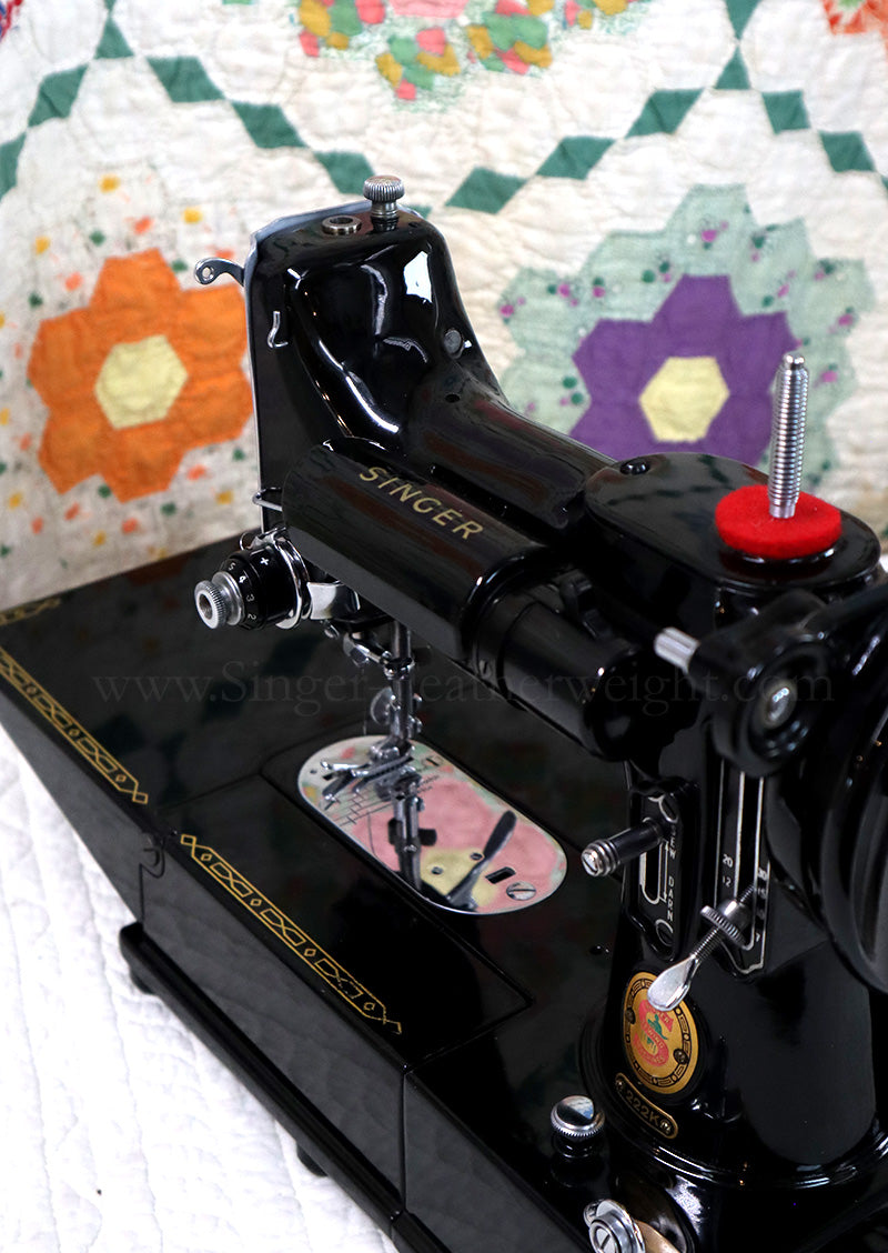 Singer Featherweight 222K Sewing Machine, RED "S" EP5428**