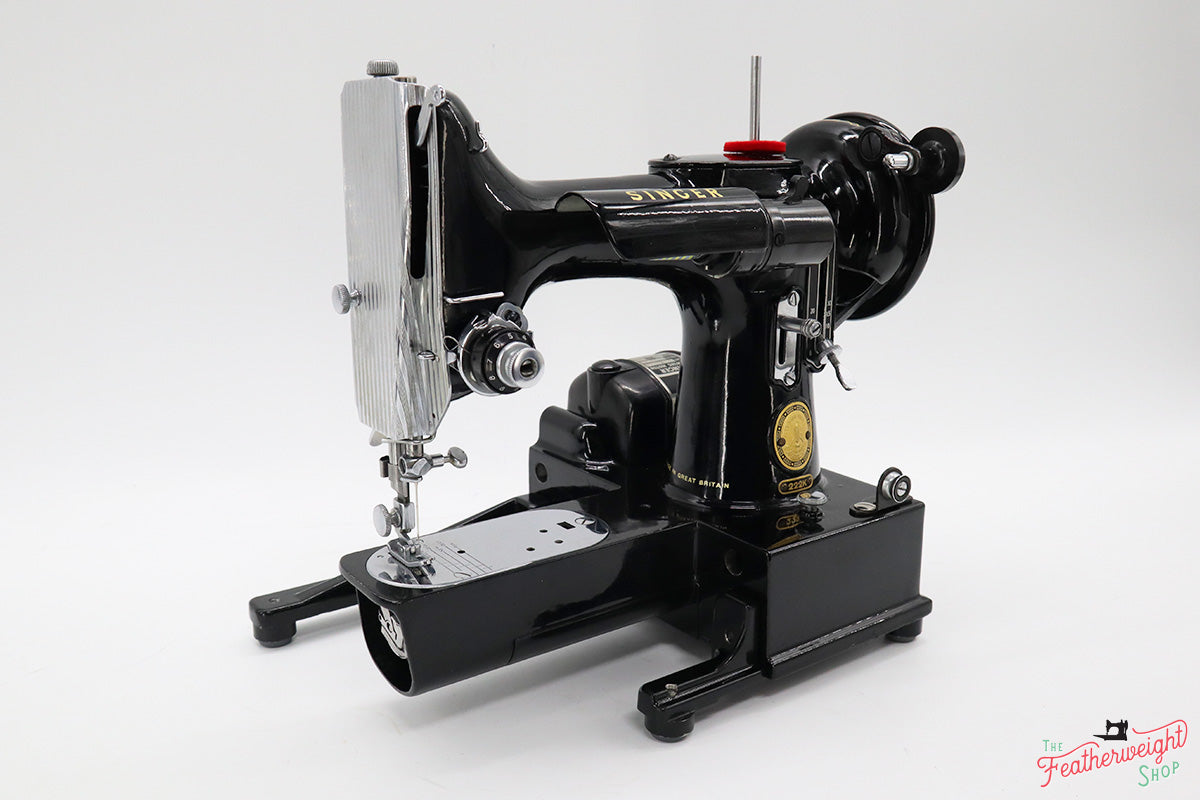 Singer Featherweight 222K Sewing Machine EJ9107**