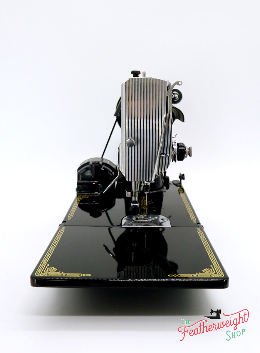 Singer Featherweight 221 Sewing Machine, AL180***