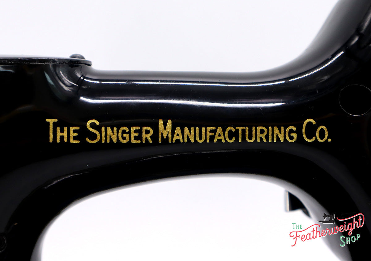 Singer Featherweight 221 Sewing Machine, AL180***