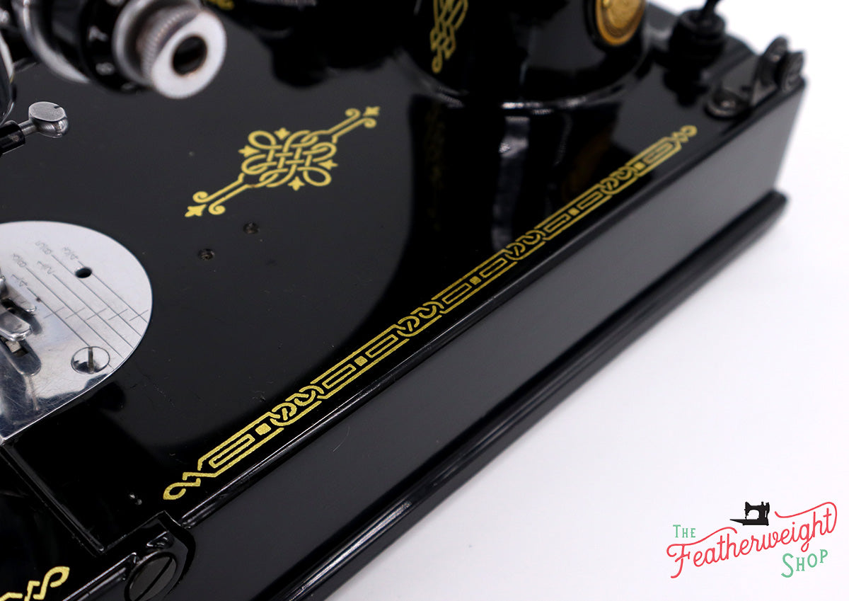 Singer Featherweight 221 Sewing Machine, AL180***