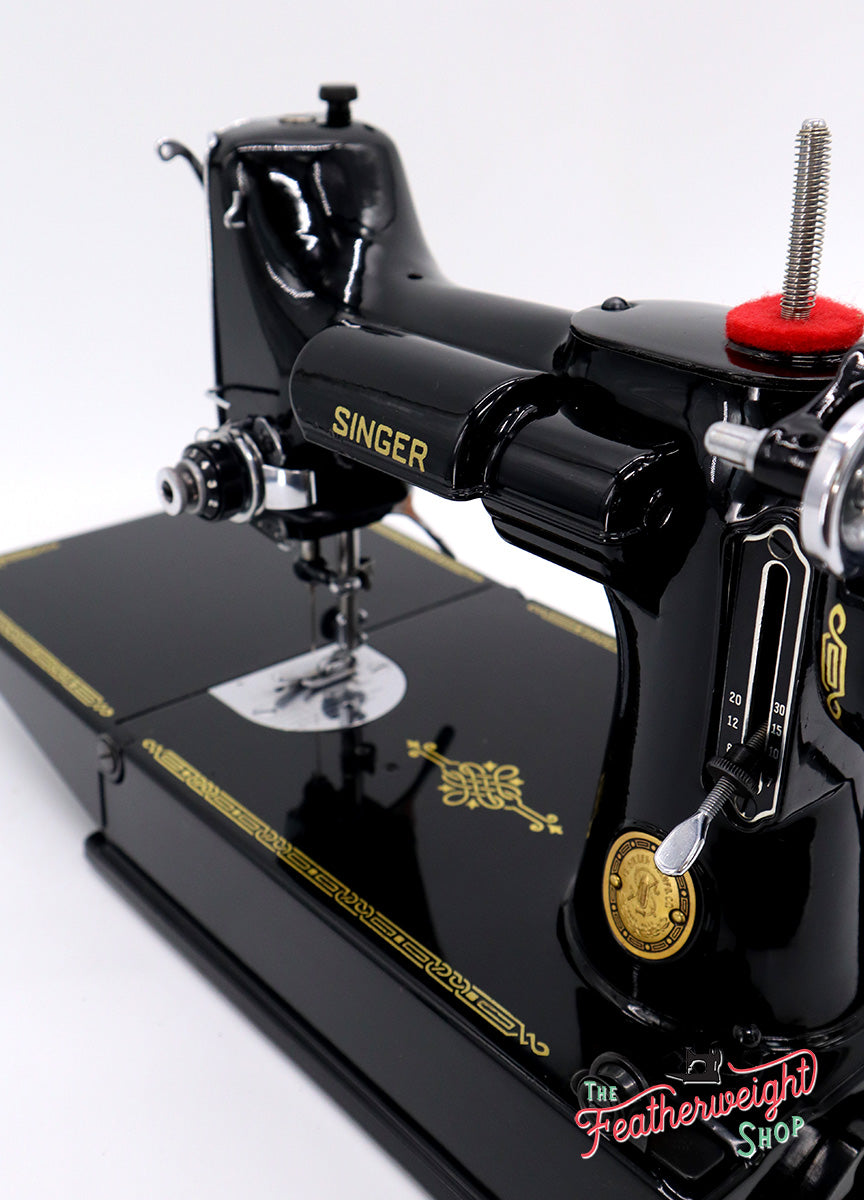 Singer Featherweight 221 Sewing Machine, AL180***