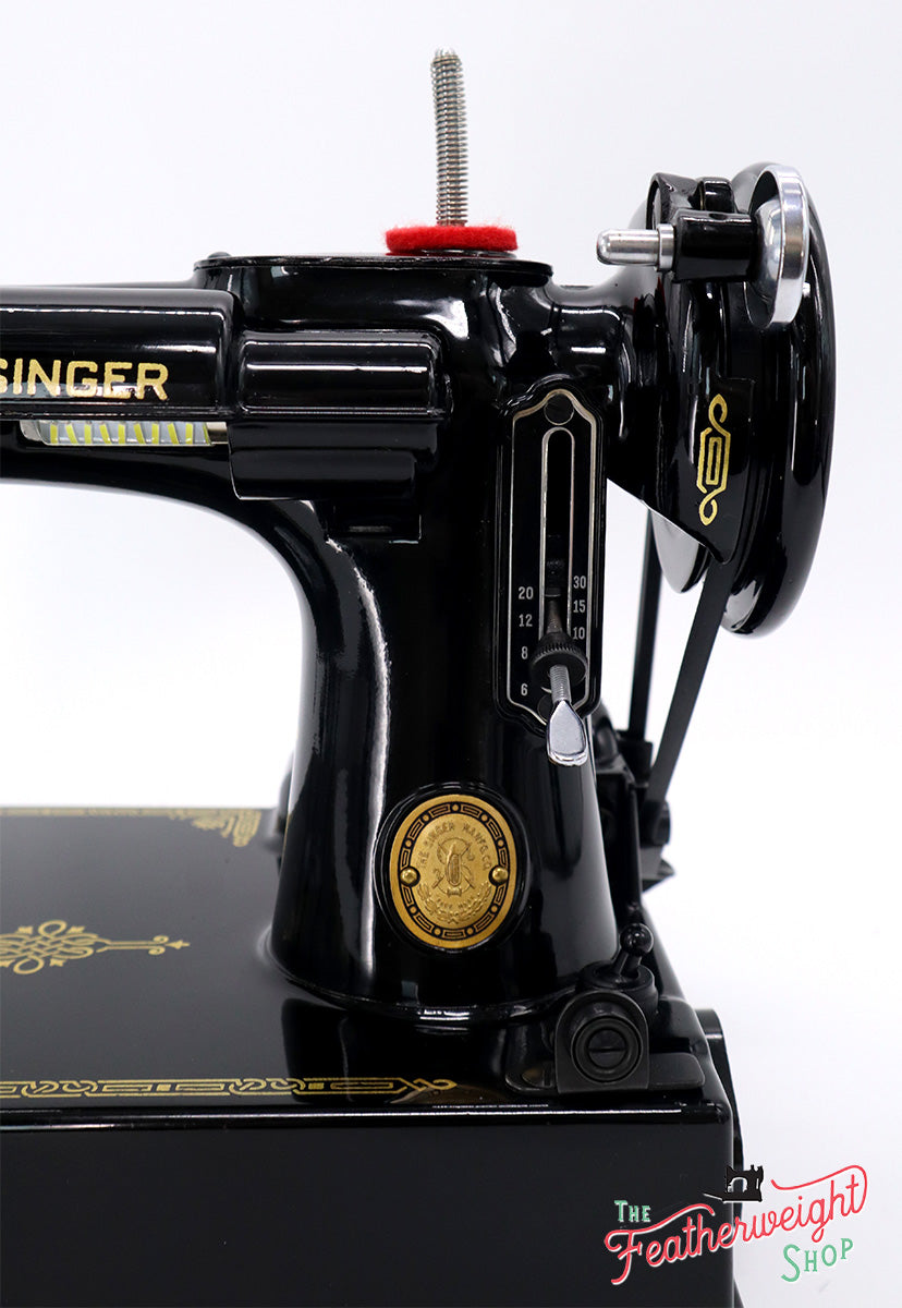 Singer Featherweight 221 Sewing Machine, AL180***