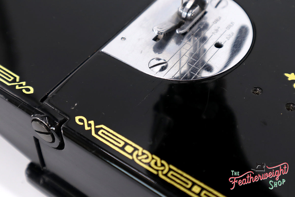Singer Featherweight 221 Sewing Machine, AL180***