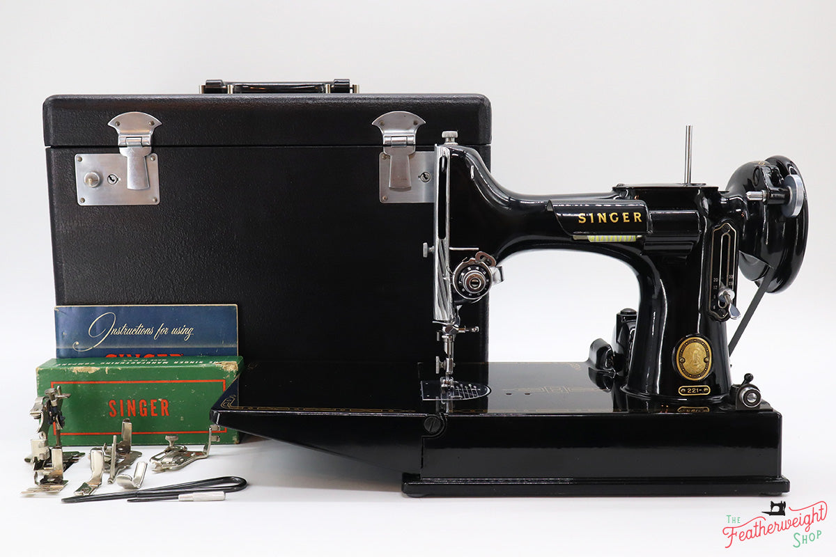 Singer Featherweight 221 1955 - AL946***