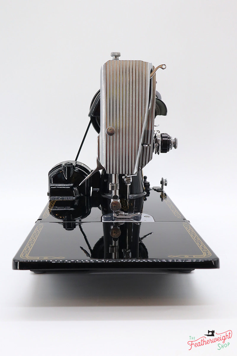 Singer Featherweight 221 1955 - AL946***