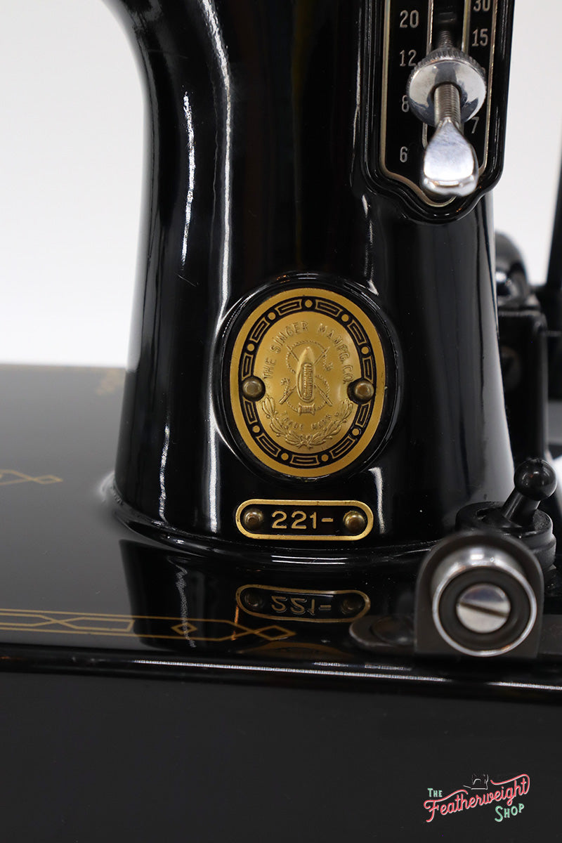 Singer Featherweight 221 1955 - AL946***