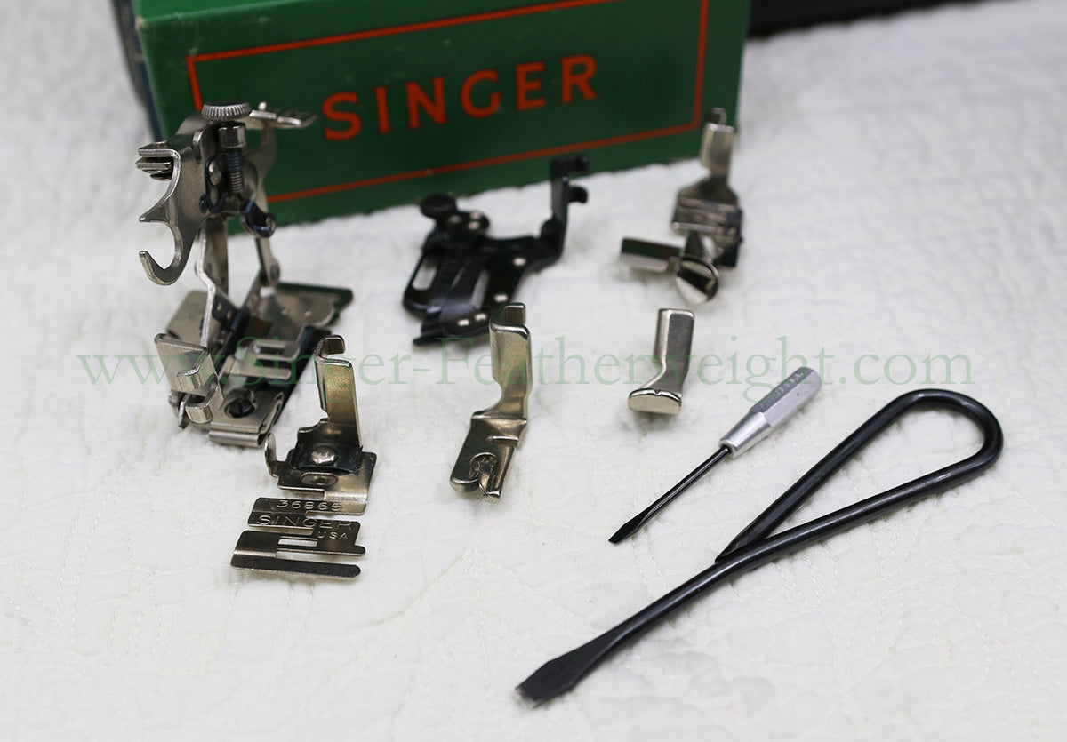 Singer Featherweight 221 Sewing Machine, AM383***
