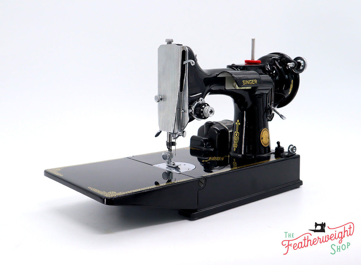Singer Featherweight 221K Sewing Machine, EH891***