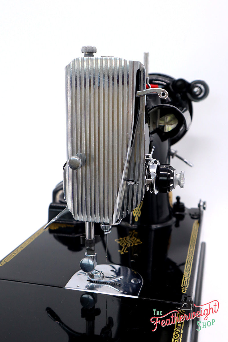 Singer Featherweight 221K Sewing Machine, EH891***