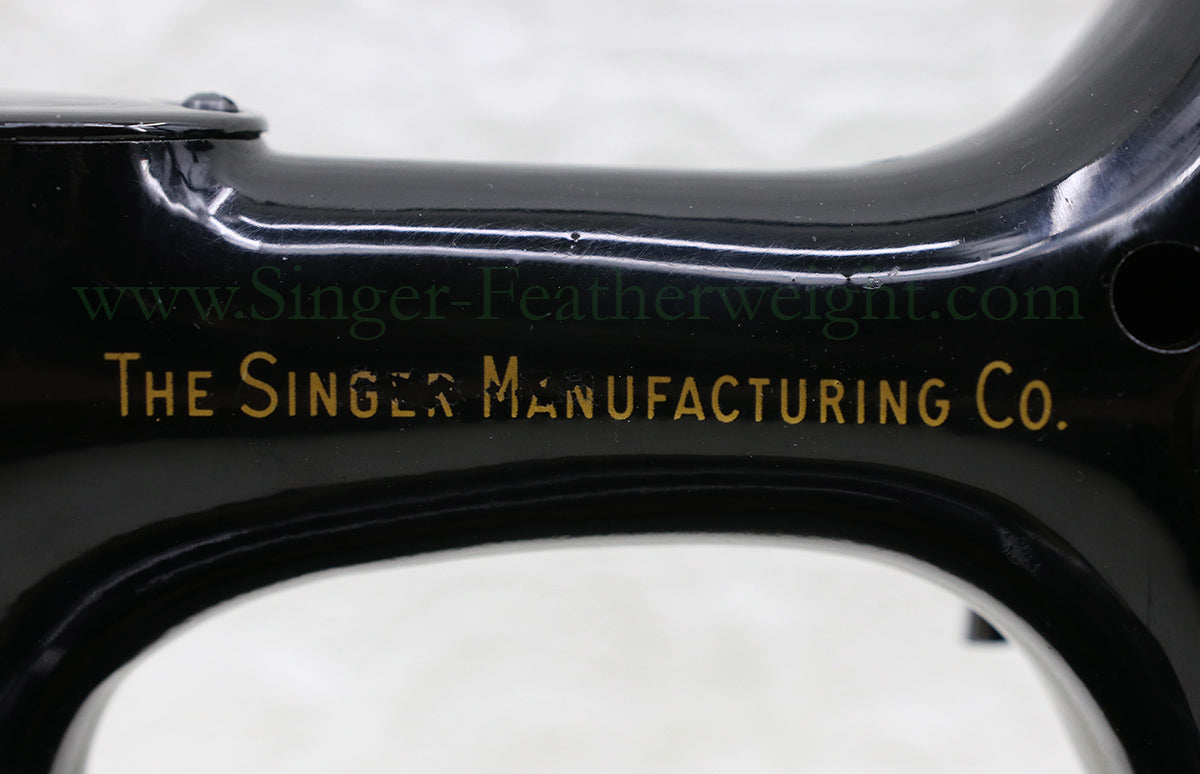 Singer Featherweight 221 Sewing Machine, AM383***