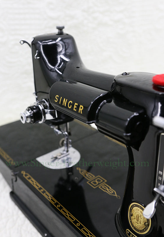 Singer Featherweight 221 Sewing Machine, AM383***