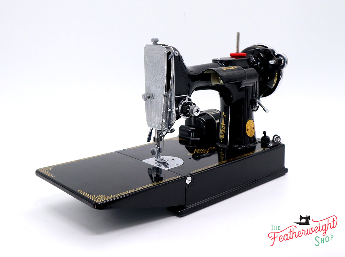 Singer Featherweight 221 Sewing Machine, AF496***