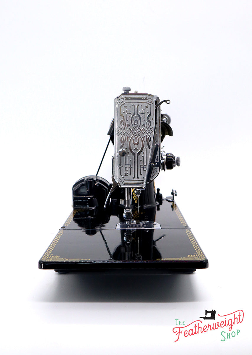 Singer Featherweight 221 Sewing Machine, AF496***