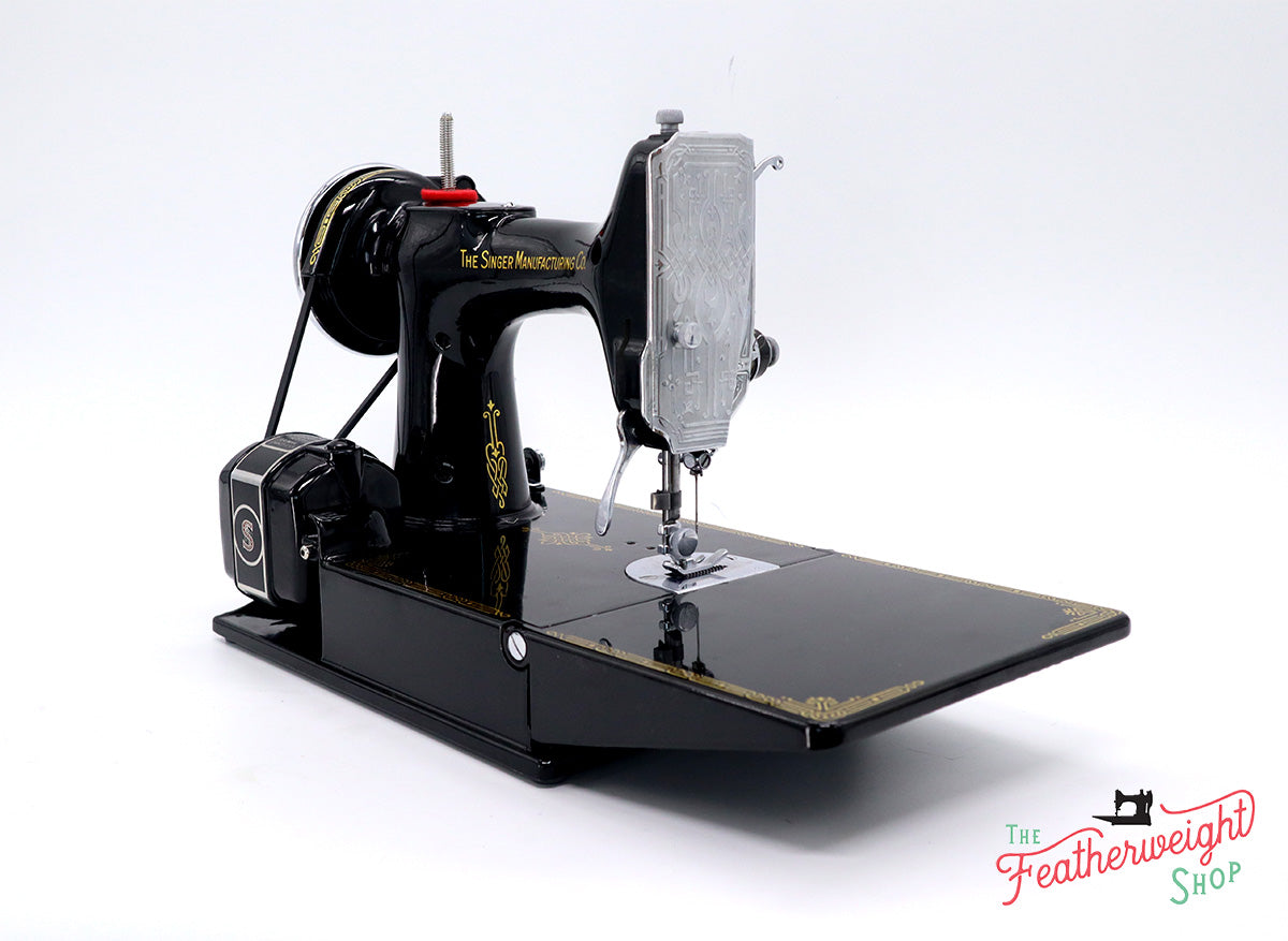 Singer Featherweight 221 Sewing Machine, AF496***