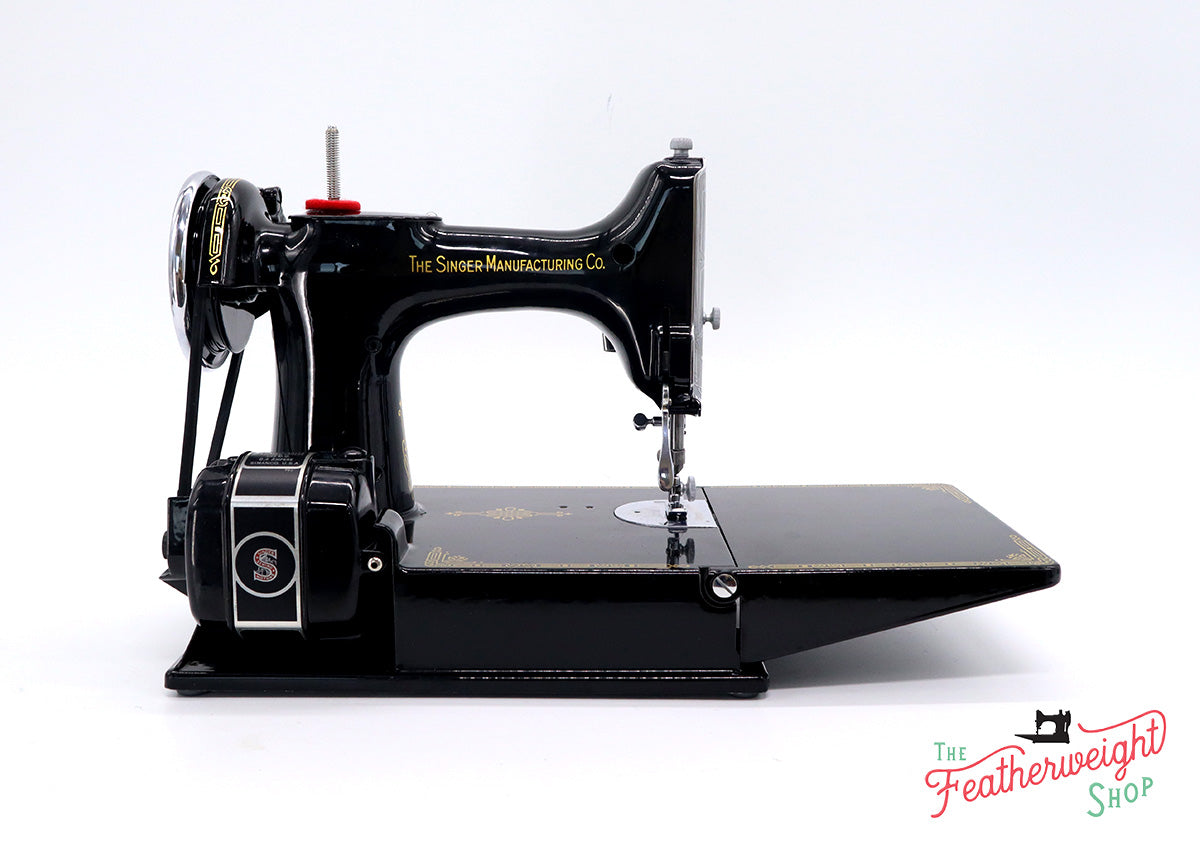 Singer Featherweight 221 Sewing Machine, AF496***