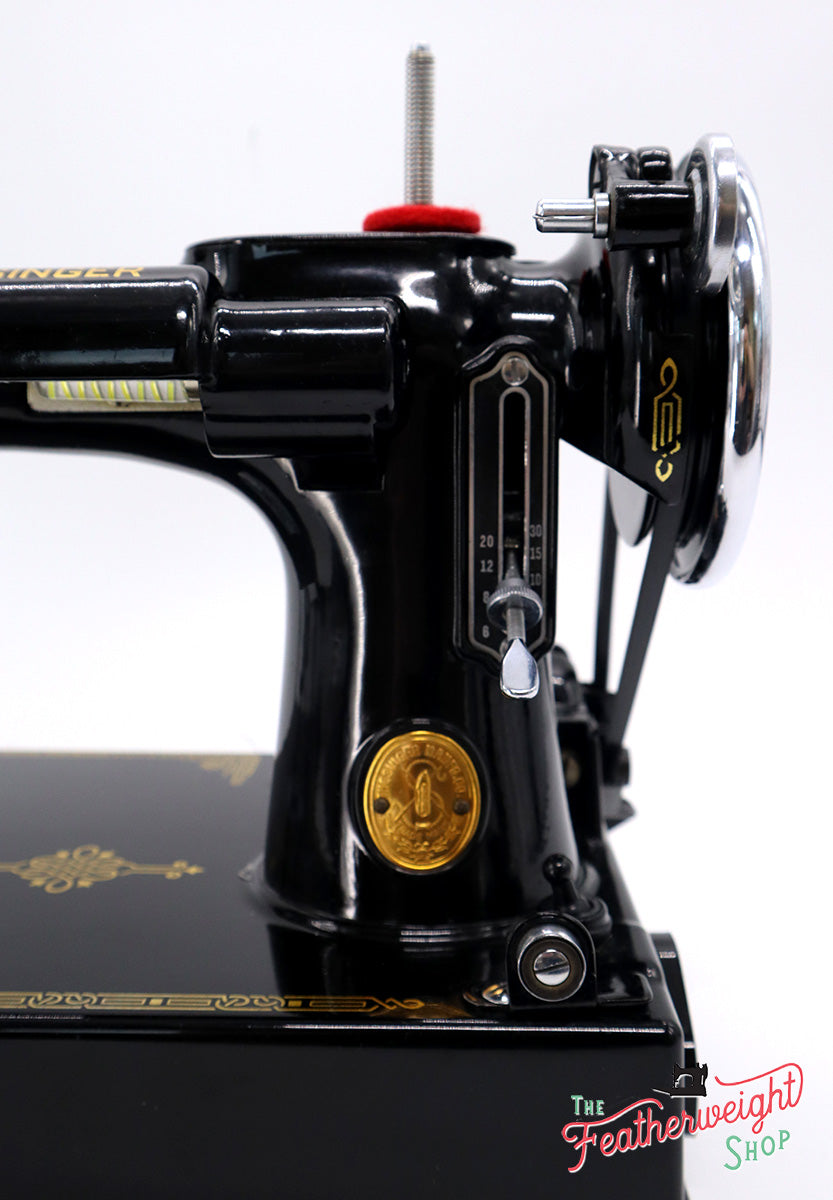Singer Featherweight 221 Sewing Machine, AF496***