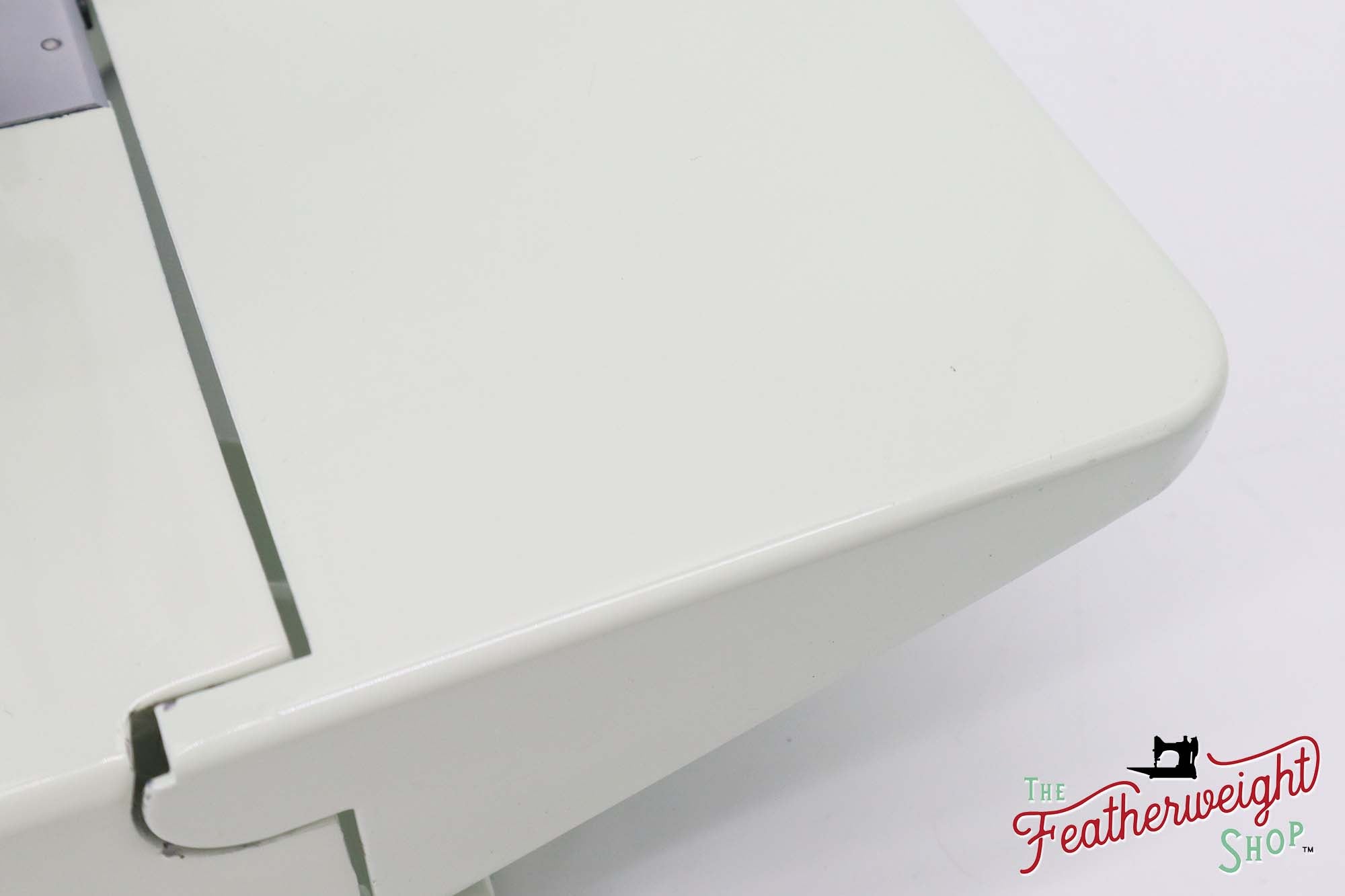 Singer Featherweight 221K Sewing Machine, British WHITE EV970***