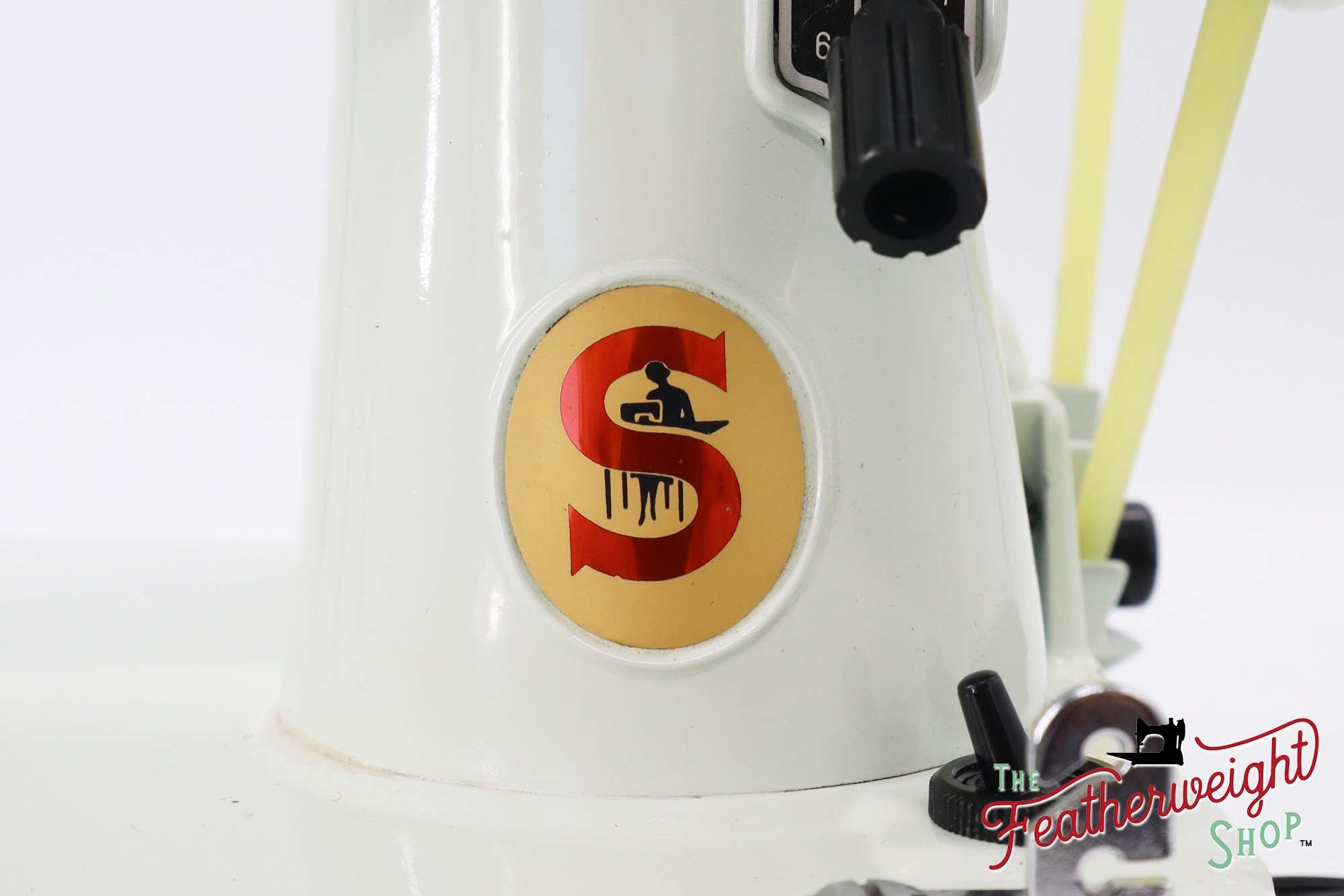Singer Featherweight 221K Sewing Machine, British WHITE EV970***