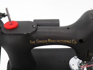 Load image into Gallery viewer, Singer Featherweight 221 Sewing Machine, Rare - WRINKLE AF5892**